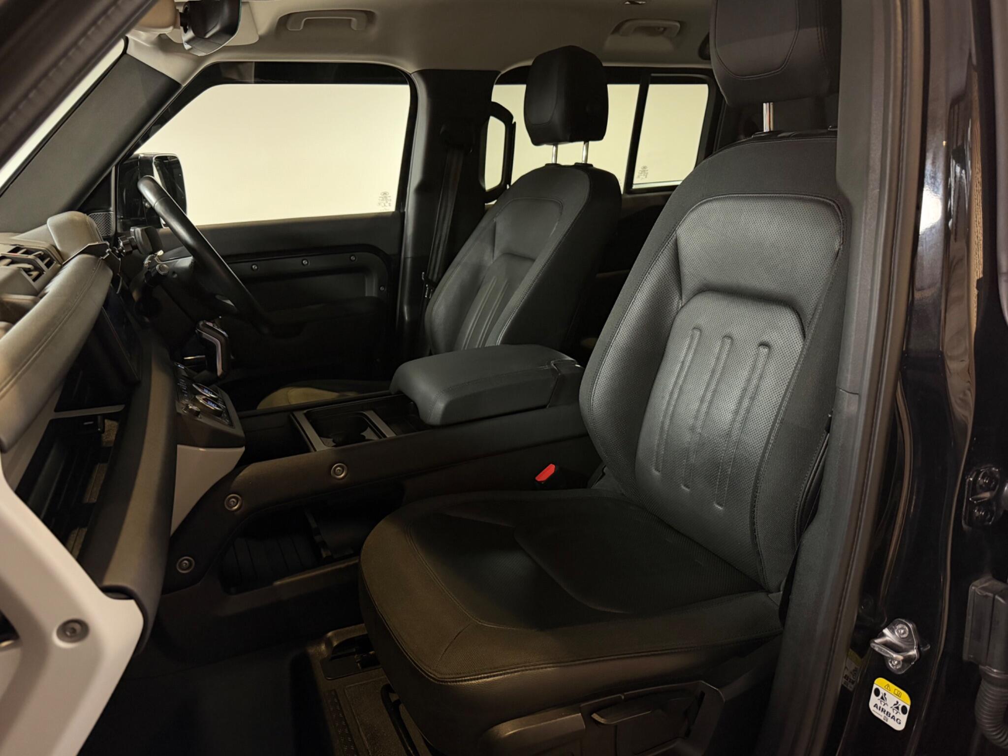 Land Rover Defender 110
